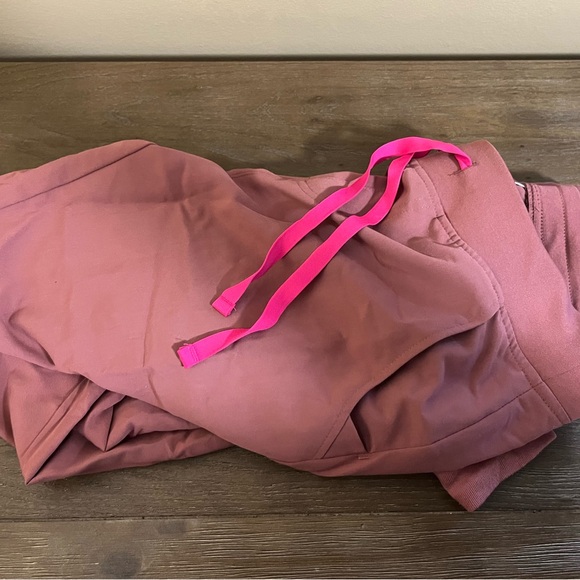 Figs Mauve Zamora scrub pants - Picture 2 of 2